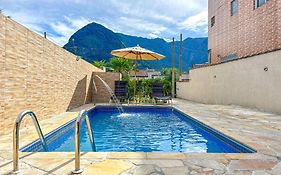 Otima casa com WiFi e churrasqueira em Bertioga SP